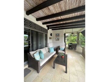 VENTA DE HERMOSA CASA EN EL EXCLUSIVO BUENAVENTURA, BRISTOL.