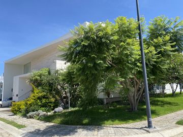 CASA EN VENTA EN PARQUE GUANAJUATO, LOMAS DE ANGELÓPOLIS III
