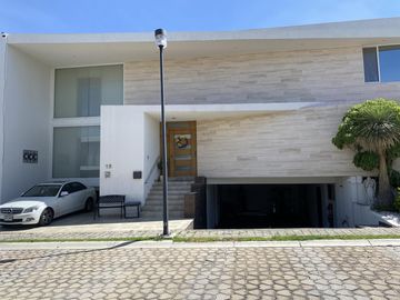 CASA EN VENTA EN PARQUE GUANAJUATO, LOMAS DE ANGELÓPOLIS III
