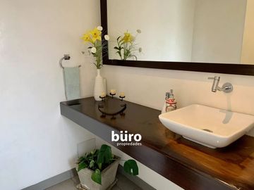 LINDO DEPA/CASA CON GRAN JARDIN Y TERRAZA EN VENTA EN LA AURORA MIRAFLORES