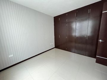 VENTA DE DEPARTAMENTO EN TORRE VILSUA 3 RECAMARAS, UVP, PLAZA CRISTAL, PUEBLA.
