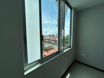 VENTA DE DEPARTAMENTO EN TORRE VILSUA 3 RECAMARAS, UVP, PLAZA CRISTAL, PUEBLA.