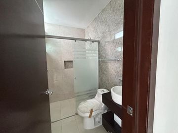 VENTA DE DEPARTAMENTO EN TORRE VILSUA 3 RECAMARAS, UVP, PLAZA CRISTAL, PUEBLA.