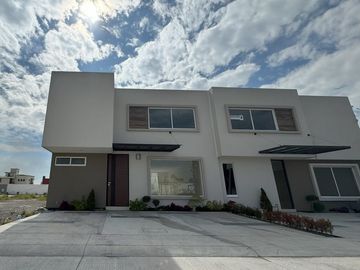 Casa nueva venta por Ave Tecnologico y las Torres