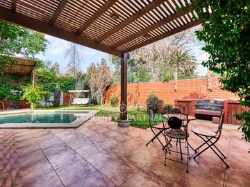 Casa para remodelar con excelente conectividad, sector Estoril