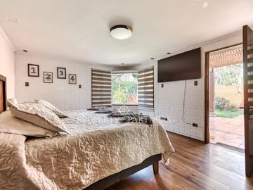 Casa para remodelar con excelente conectividad, sector Estoril