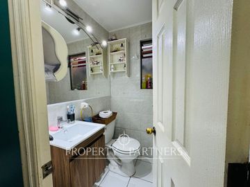 Casa en condominio en La Florida con suelo comercial