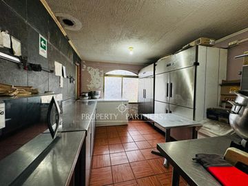 Casa en condominio en La Florida con suelo comercial