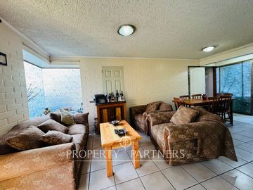 Casa en condominio en La Florida con suelo comercial