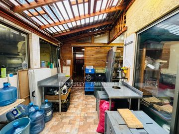Casa en condominio en La Florida con suelo comercial