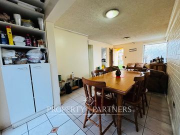 Casa en condominio en La Florida con suelo comercial