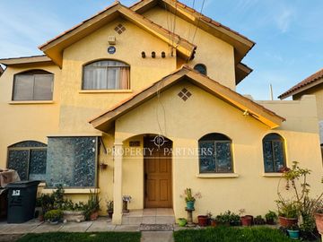 Casa en condominio en La Florida con suelo comercial