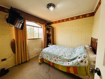 Casa en condominio en La Florida con suelo comercial