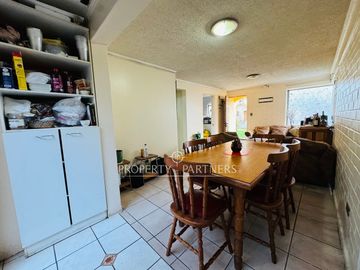 Casa en condominio en La Florida con suelo comercial