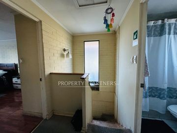 Casa en condominio en La Florida con suelo comercial