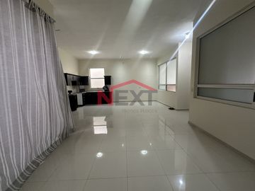 SE VENDE CASA EN LOS REALES