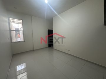 SE VENDE CASA EN LOS REALES