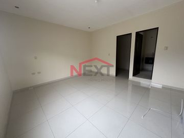 SE VENDE CASA EN LOS REALES