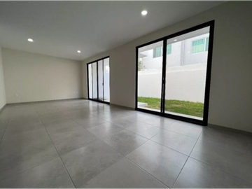 VENDO CASA EN EX HACIENDA SAN FELIPE, COACALCO JUNTO CENTRO COMERCIAL COSMOPOL