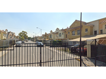 VENDO CASA EN FRACC. REAL VERONA, TECAMAC CERCA DE GRAN PATIO ECATEPEC