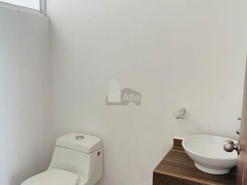 Casa EN VENTA, en fraccionamiento y Privada Fuentes de Magda en Villa de Pozos