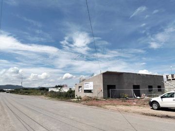 Oficinas en venta sobre Libramiento Sur en Pedro Escobedo, Qro