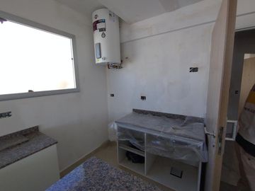 VENTA - 2 AMBIENTES DIVISIBLES  - ALMAGRO