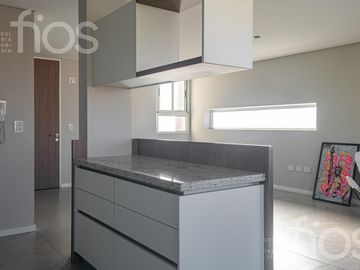VENTA DEPARTAMENTO DE TRES DORMITORIOS CON BALCÓN Y AMENITIES  EN REPÚBLICA DE LA SEXTA