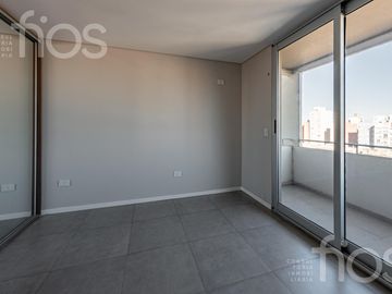 VENTA DEPARTAMENTO DE TRES DORMITORIOS CON BALCÓN Y AMENITIES  EN REPÚBLICA DE LA SEXTA