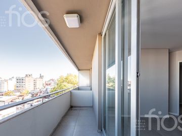 VENTA DEPARTAMENTO DE TRES DORMITORIOS CON BALCÓN Y AMENITIES  EN REPÚBLICA DE LA SEXTA