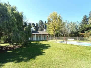 VENTA/PERMUTA - Casa - 2 dormitorios - Solares de Carcaraes, Iriondo