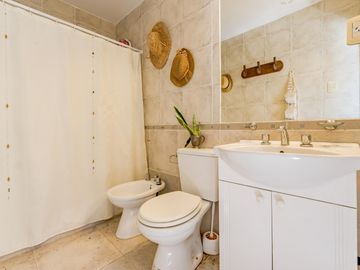 VENTA/PERMUTA - Casa - 2 dormitorios - Solares de Carcaraes, Iriondo