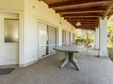 VENTA/PERMUTA - Casa - 2 dormitorios - Solares de Carcaraes, Iriondo