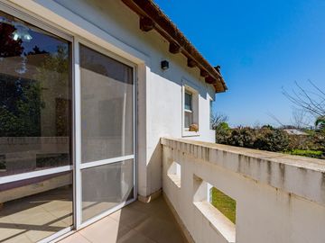 VENTA/PERMUTA - Casa - 2 dormitorios - Solares de Carcaraes, Iriondo