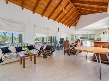 VENTA/PERMUTA - Casa - 2 dormitorios - Solares de Carcaraes, Iriondo