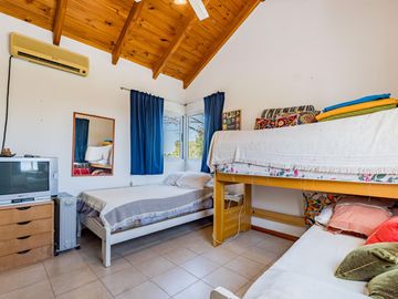 VENTA/PERMUTA - Casa - 2 dormitorios - Solares de Carcaraes, Iriondo