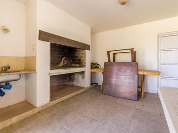 VENTA/PERMUTA - Casa - 2 dormitorios - Solares de Carcaraes, Iriondo
