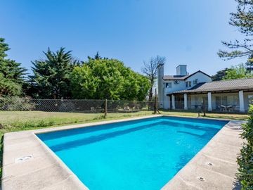 VENTA/PERMUTA - Casa - 2 dormitorios - Solares de Carcaraes, Iriondo