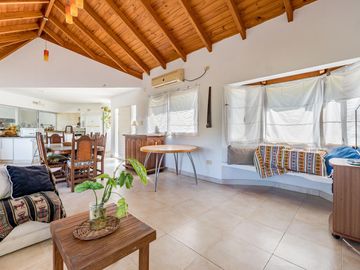 VENTA/PERMUTA - Casa - 2 dormitorios - Solares de Carcaraes, Iriondo