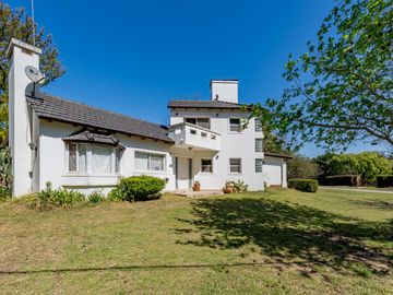VENTA/PERMUTA - Casa - 2 dormitorios - Solares de Carcaraes, Iriondo
