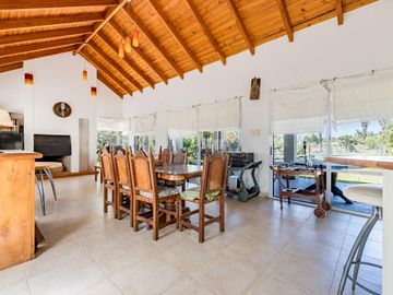 VENTA/PERMUTA - Casa - 2 dormitorios - Solares de Carcaraes, Iriondo