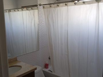 Se Vende casa 2 pisos de 3 dormitorios 3 baños / 2 estacionamientos/ Villa Don Leónidas / Maipú