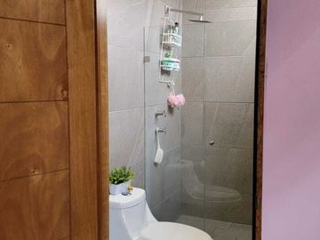 Cómoda casa, muy cercana al nuevo distribuidor de Mil Cumbres