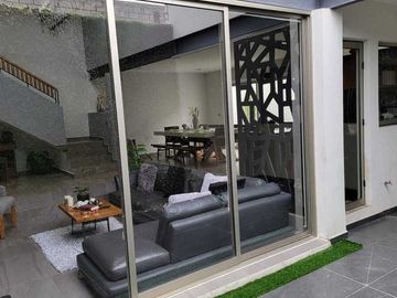 Cómoda casa, muy cercana al nuevo distribuidor de Mil Cumbres