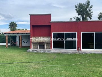 CASA EN VENTA EN TEQUISQUIAPAN  AMUEBLADA EN GRANJAS RESIDENCIALES ADRI