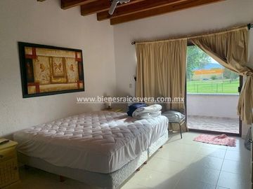 CASA EN VENTA EN TEQUISQUIAPAN  AMUEBLADA EN GRANJAS RESIDENCIALES ADRI
