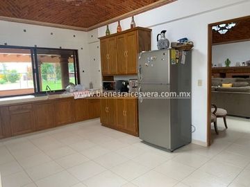 CASA EN VENTA EN TEQUISQUIAPAN  AMUEBLADA EN GRANJAS RESIDENCIALES ADRI