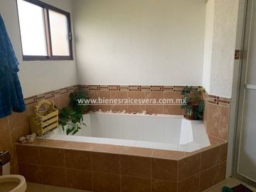 CASA EN VENTA EN TEQUISQUIAPAN  AMUEBLADA EN GRANJAS RESIDENCIALES ADRI