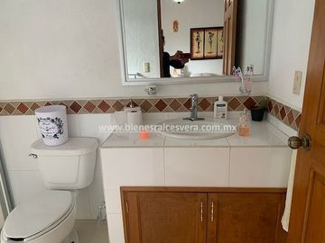 CASA EN VENTA EN TEQUISQUIAPAN  AMUEBLADA EN GRANJAS RESIDENCIALES ADRI
