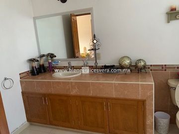 CASA EN VENTA EN TEQUISQUIAPAN  AMUEBLADA EN GRANJAS RESIDENCIALES ADRI